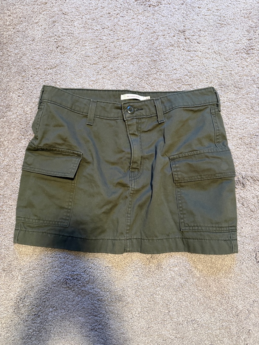 Levi’s Olive Green ‘94 Cargo mini skirt with pockets